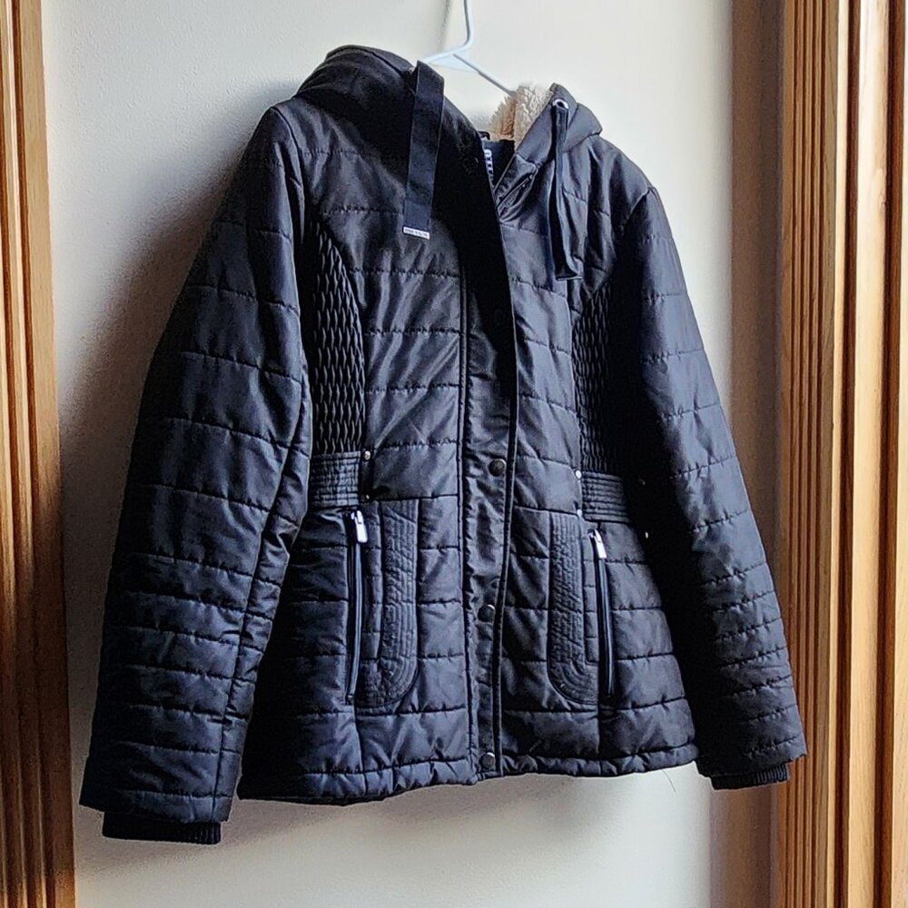 INTL d.e.t.a.i.l.s Black Lightweight Puffer Jacket Size Small
